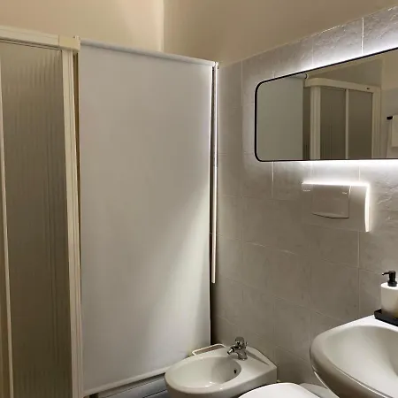 Gius' Elegante Vicino Ospedale Biella *